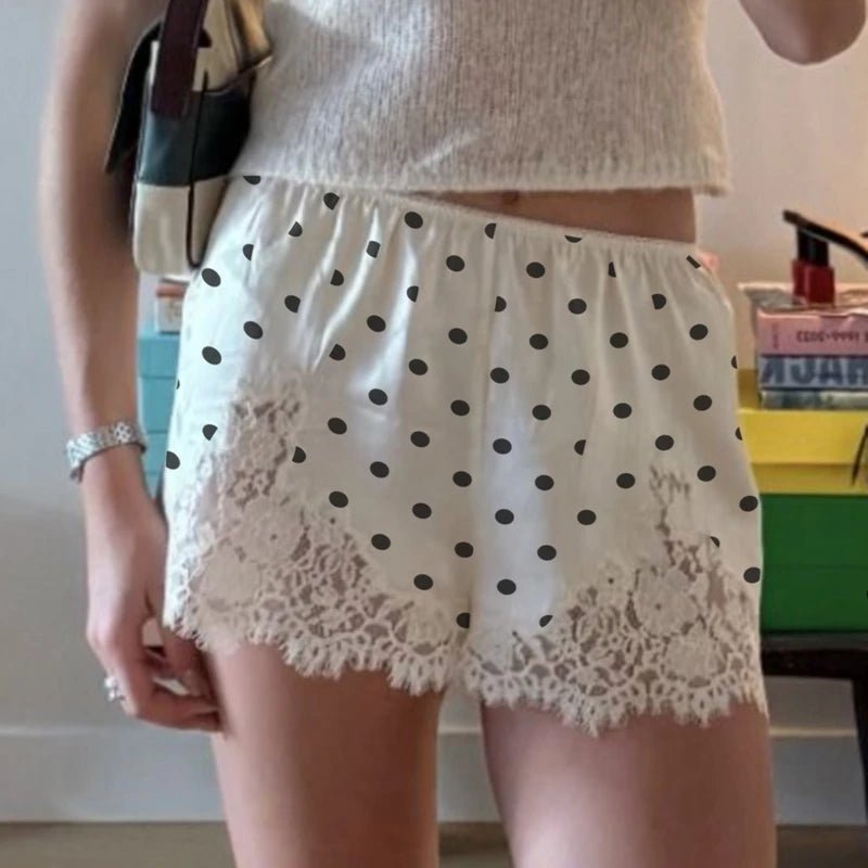 Pantalones cortos Lucy de satén con lunares y encaje