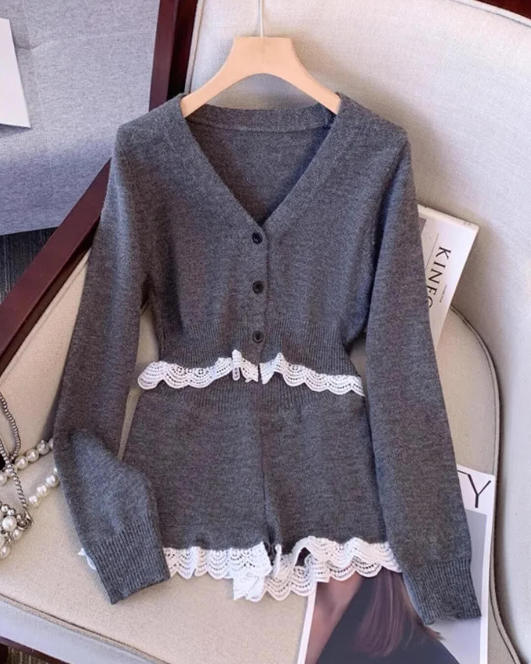 Conjunto corto de cárdigan con ribete de encaje Lucy