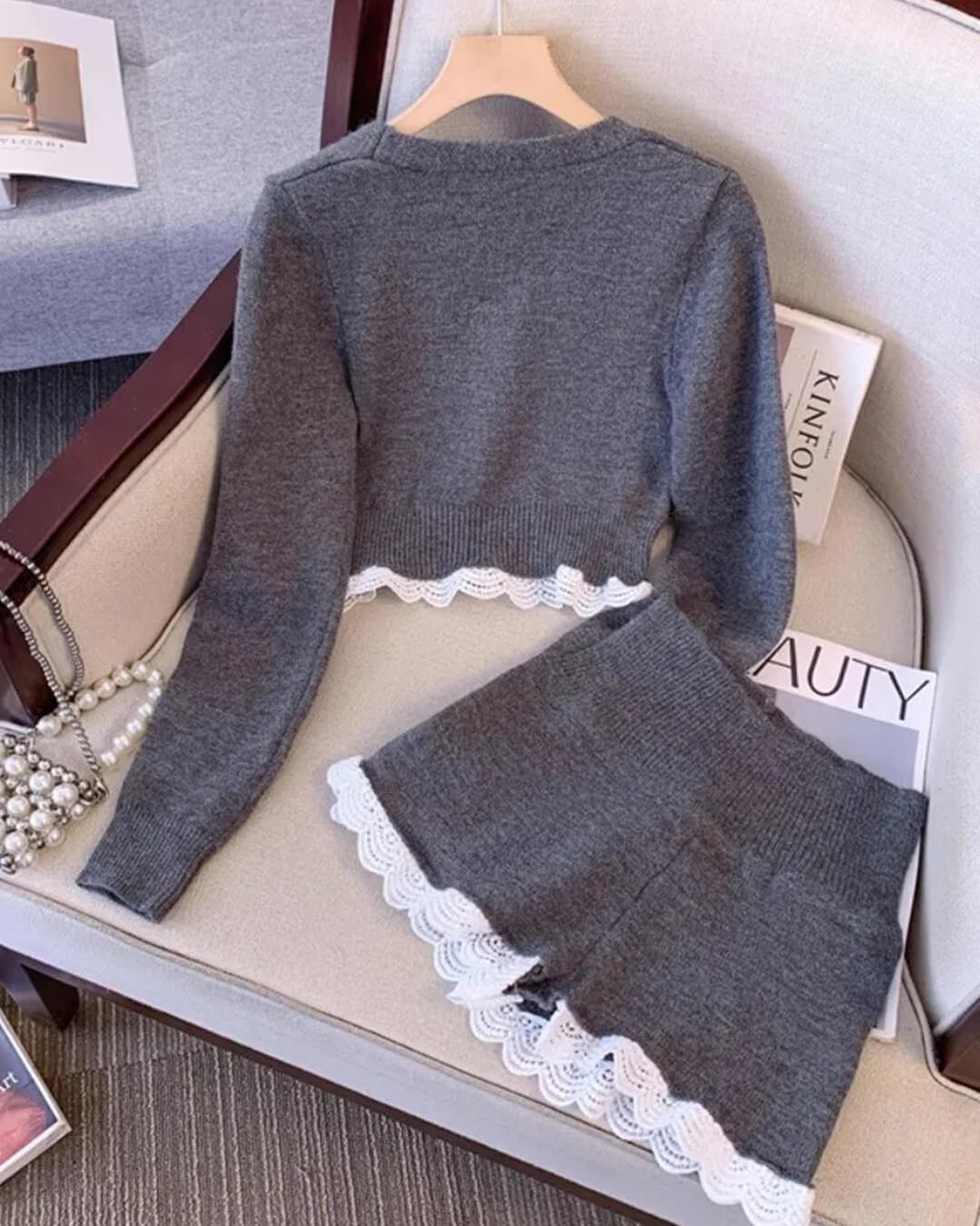 Conjunto corto de cárdigan con ribete de encaje Lucy