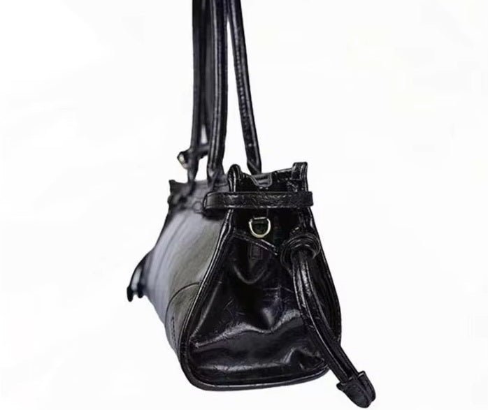 Bolso de hombro Luna con detalle de cinturón