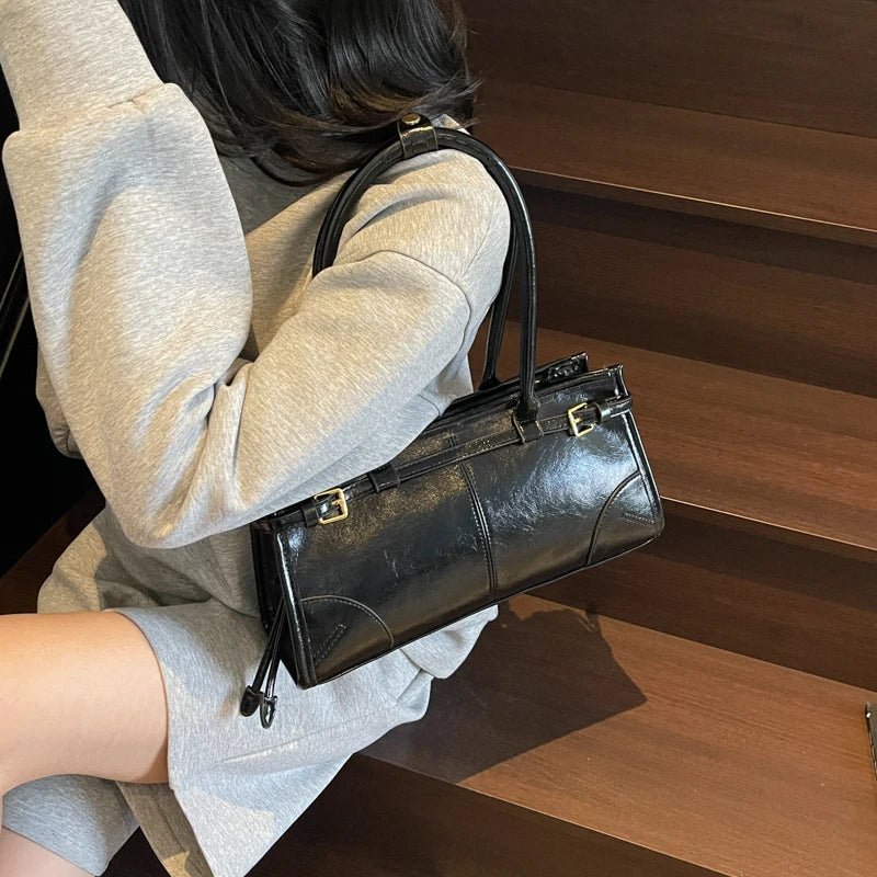 Bolso de hombro Luna con detalle de cinturón