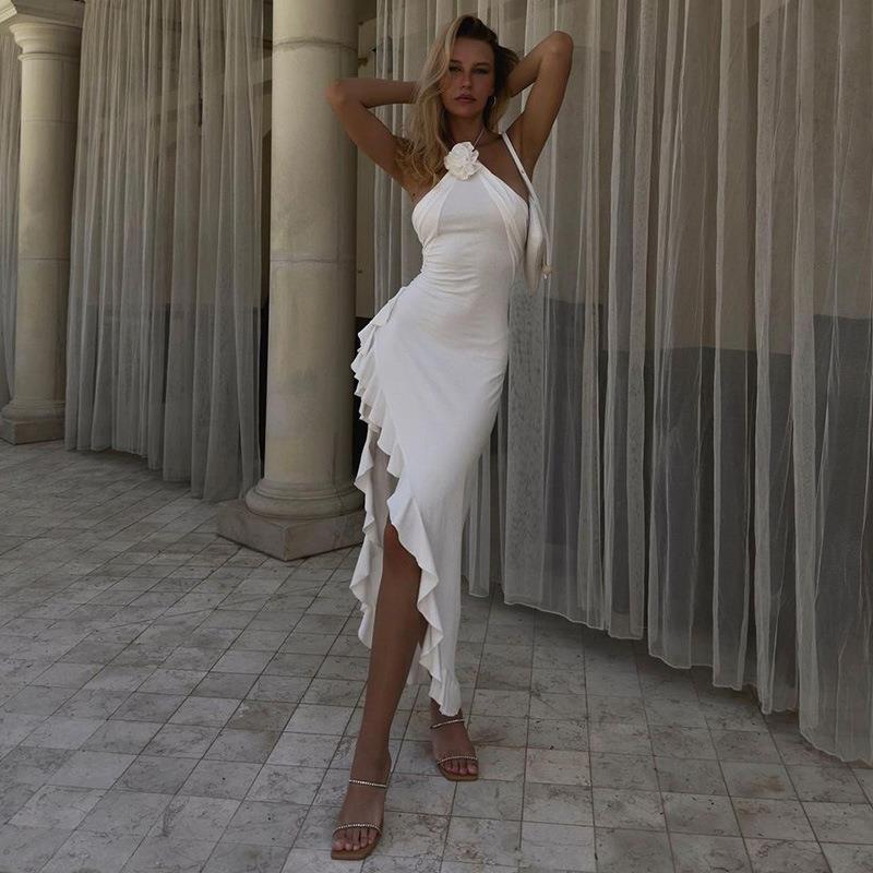 Vestido halter Maricel con dobladillo de volantes y abertura