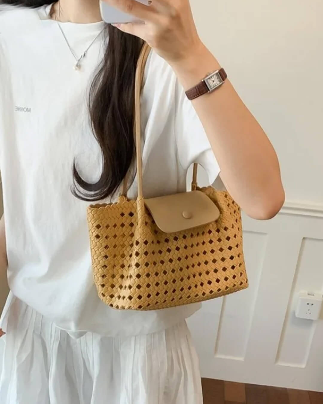 Bolso de hombro con relieve Marina