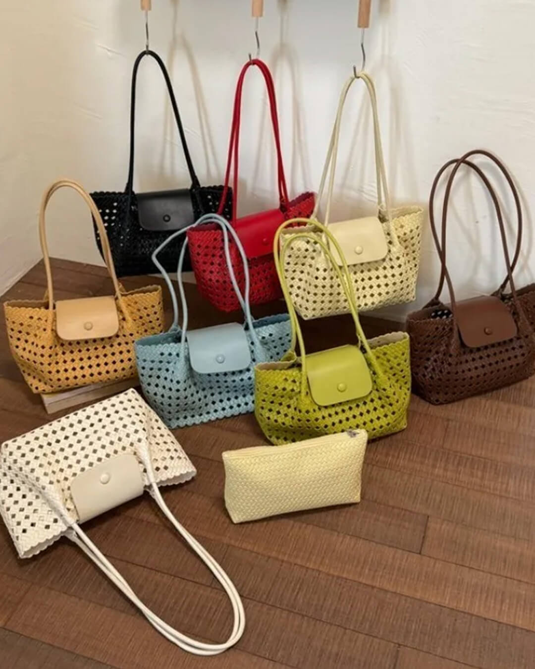 Bolso de hombro con relieve Marina