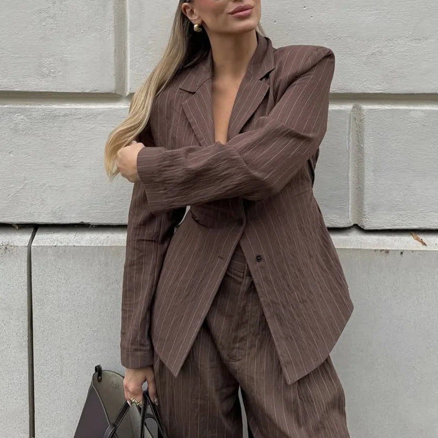 Traje de pantalón de raya diplomática Melanie