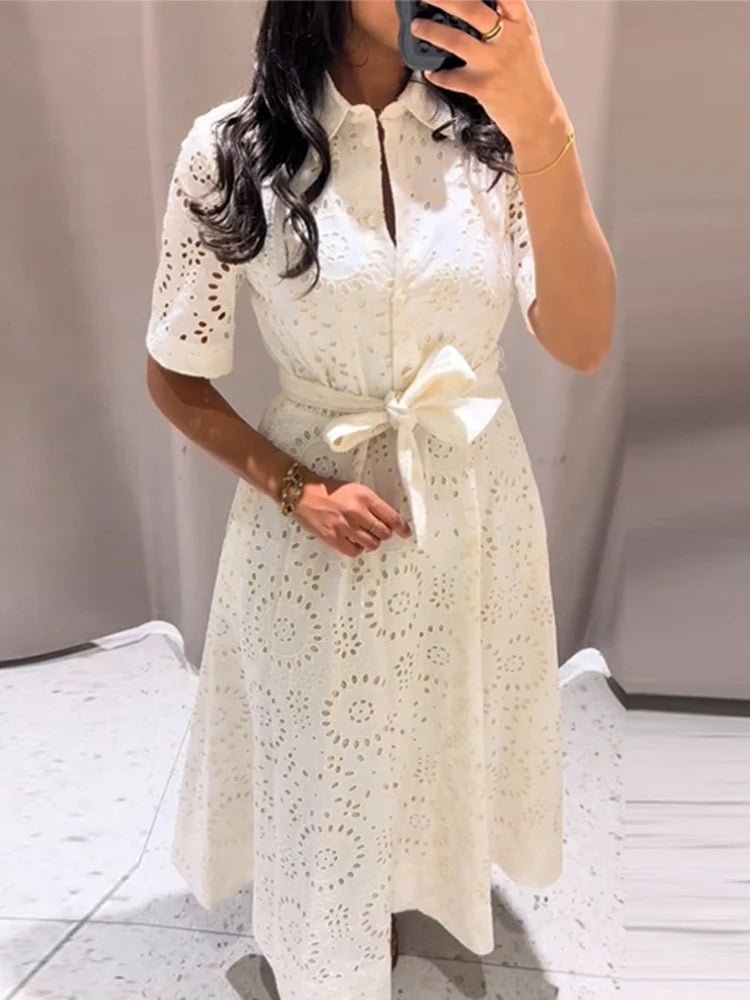 Vestido midi bordado con cinturón Merida