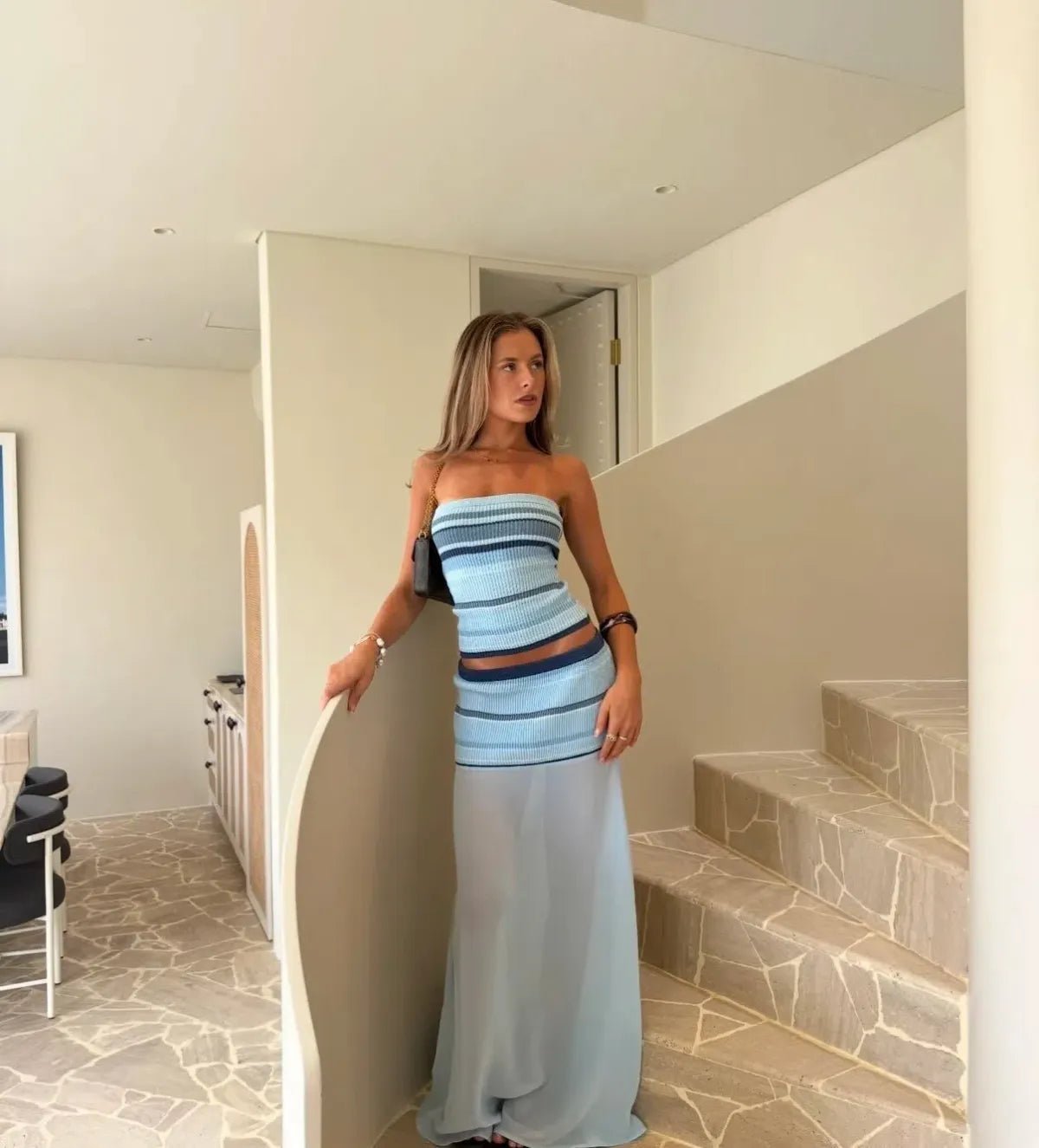 Conjunto de top bandeau a rayas y falda semitransparente Miriam