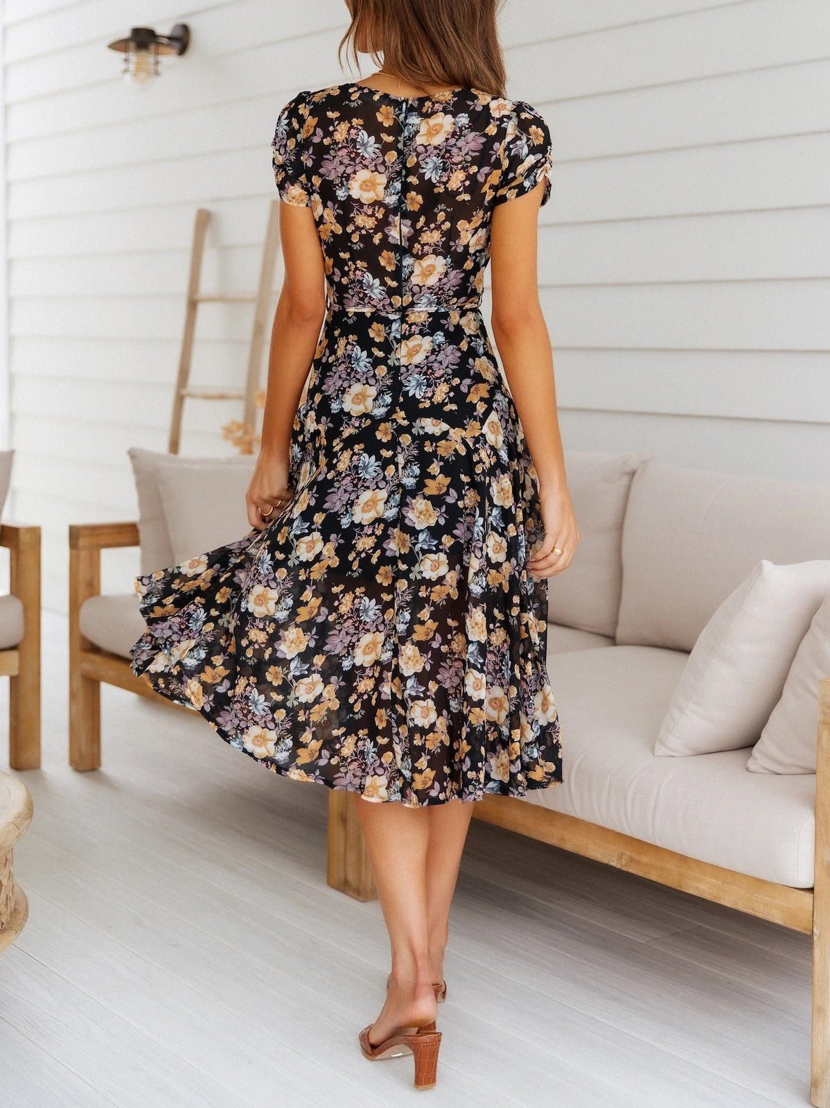 Vestido midi Mona floral con escote en V