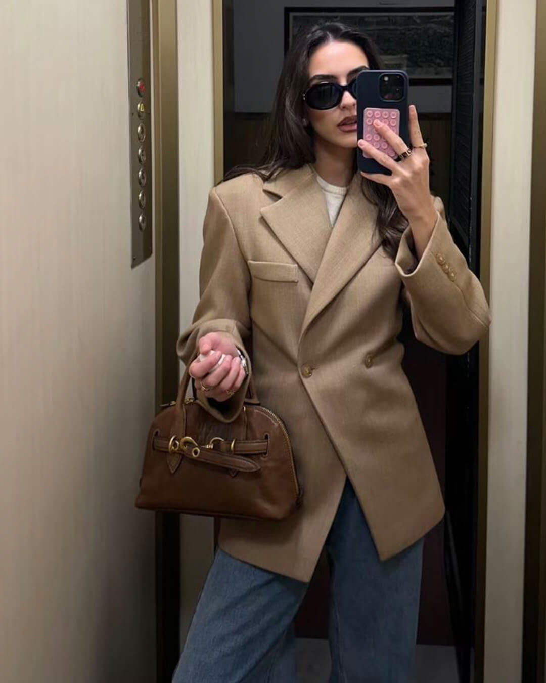 Blazer entallado con solapa de muesca Myrna