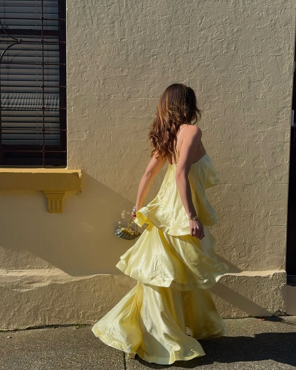 Vestido largo de satén con volantes escalonados Nadia