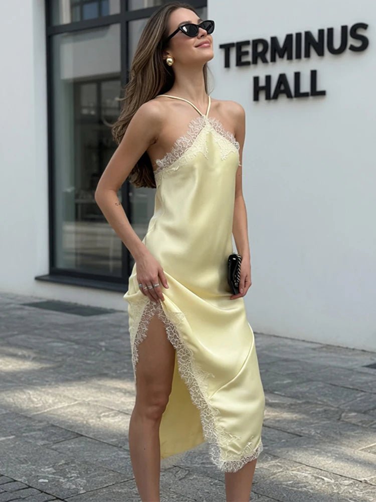 Vestido midi de encaje Natalie con hombros descubiertos
