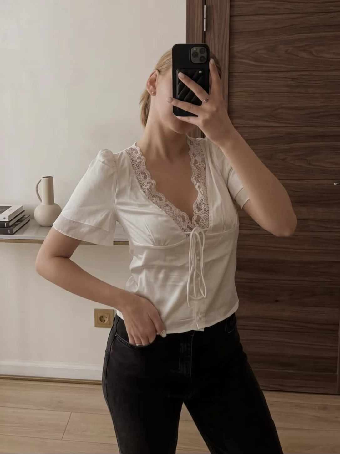 Blusa de satén con encaje Nathalie