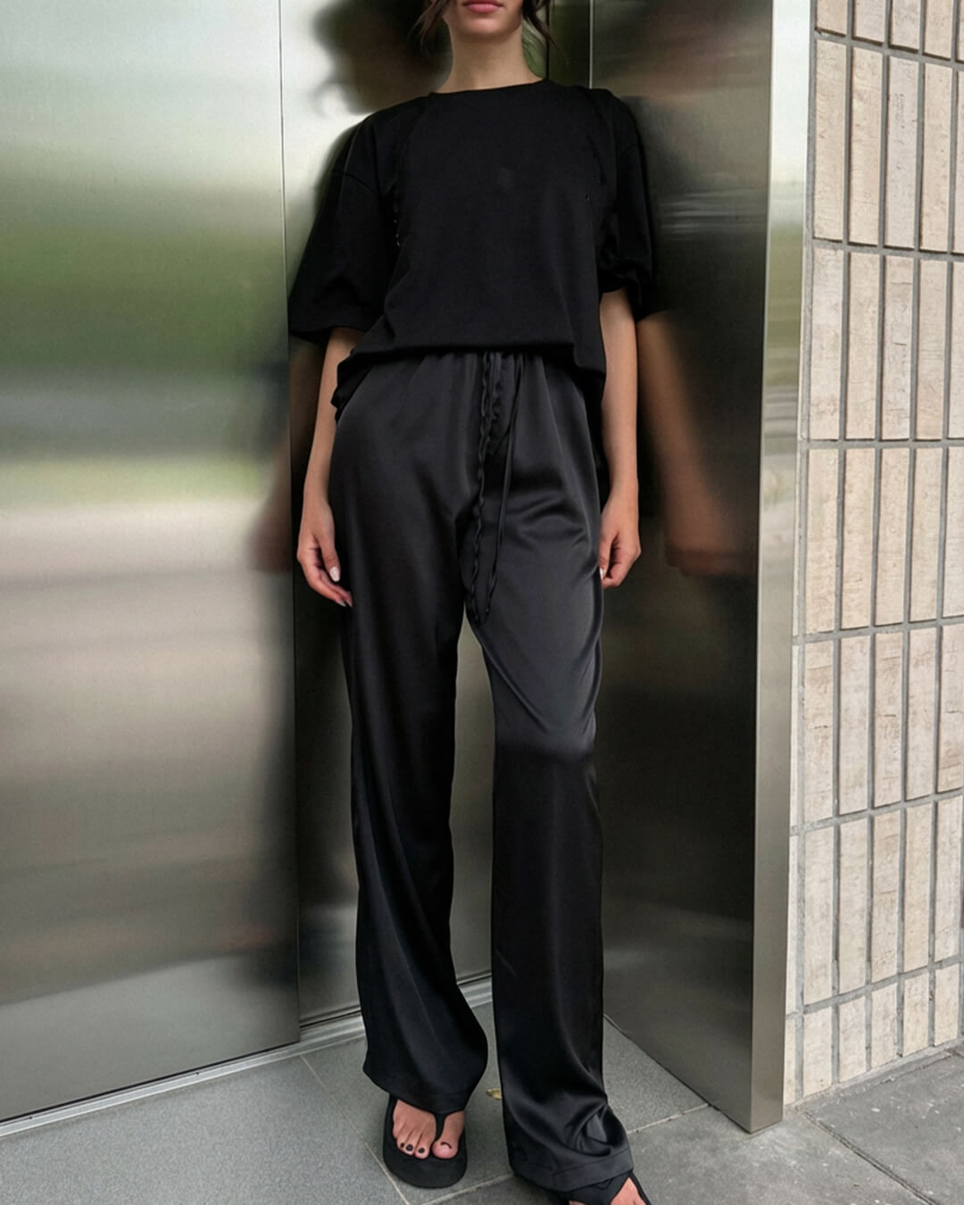 Pantalones Norma de satén, cintura alta y pierna ancha