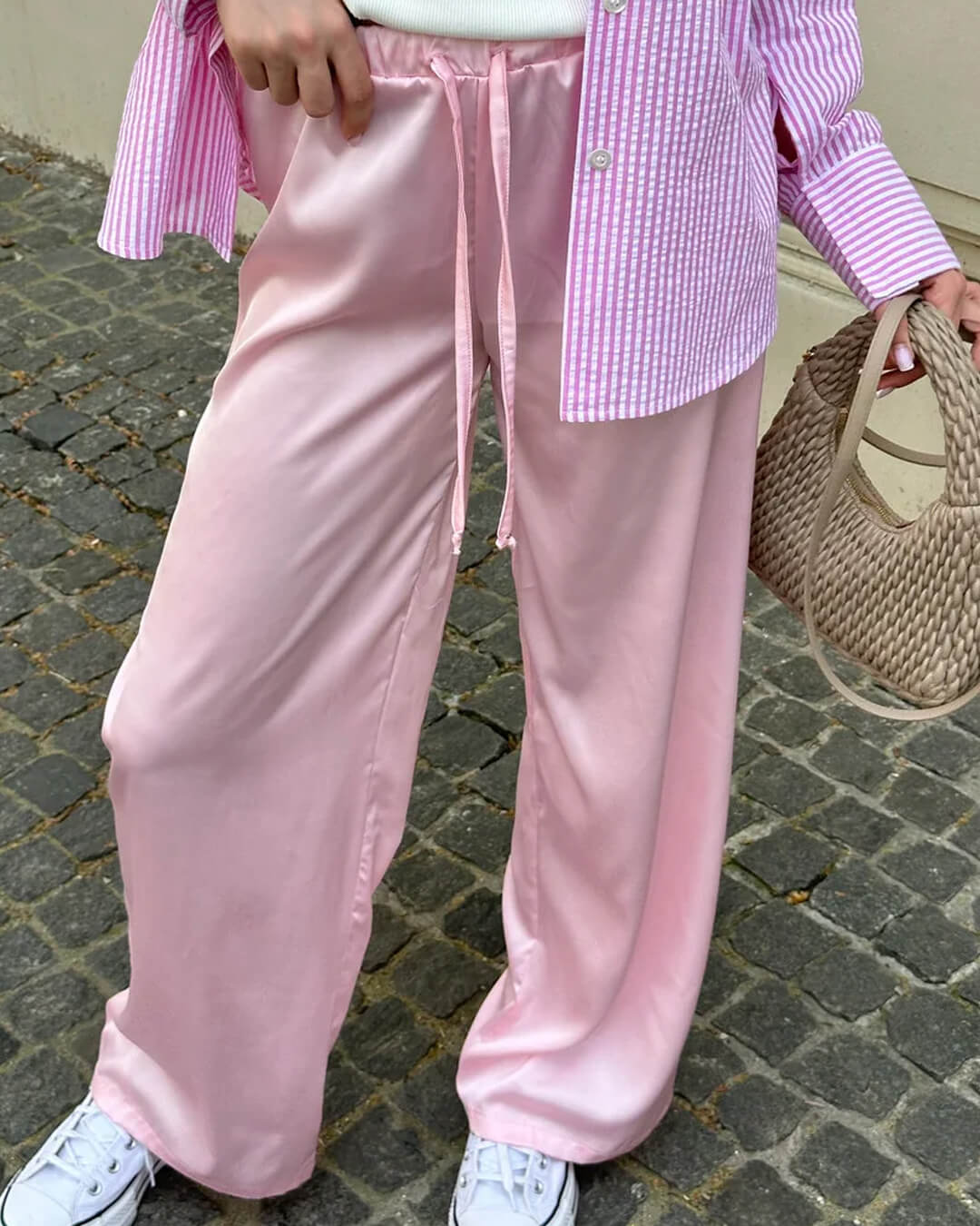 Pantalones Norma de satén, cintura alta y pierna ancha