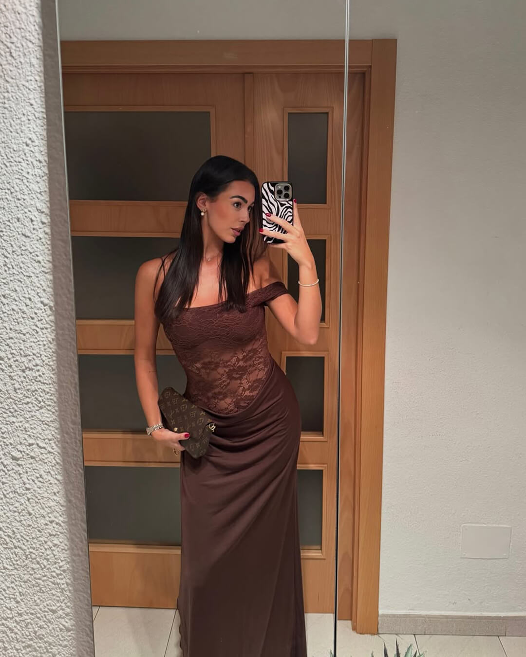 Vestido largo de encaje de un solo hombro Olga