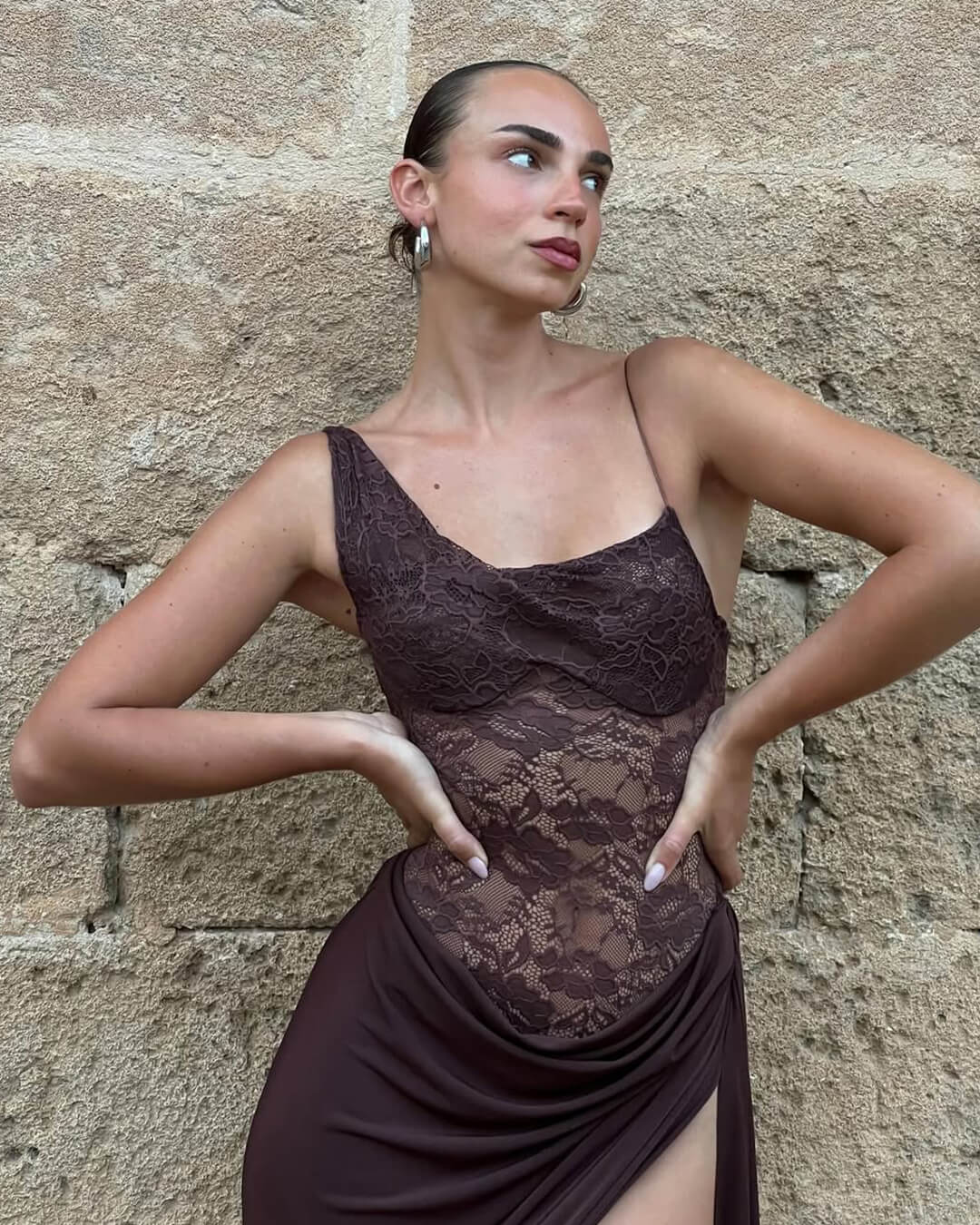 Vestido largo de encaje de un solo hombro Olga