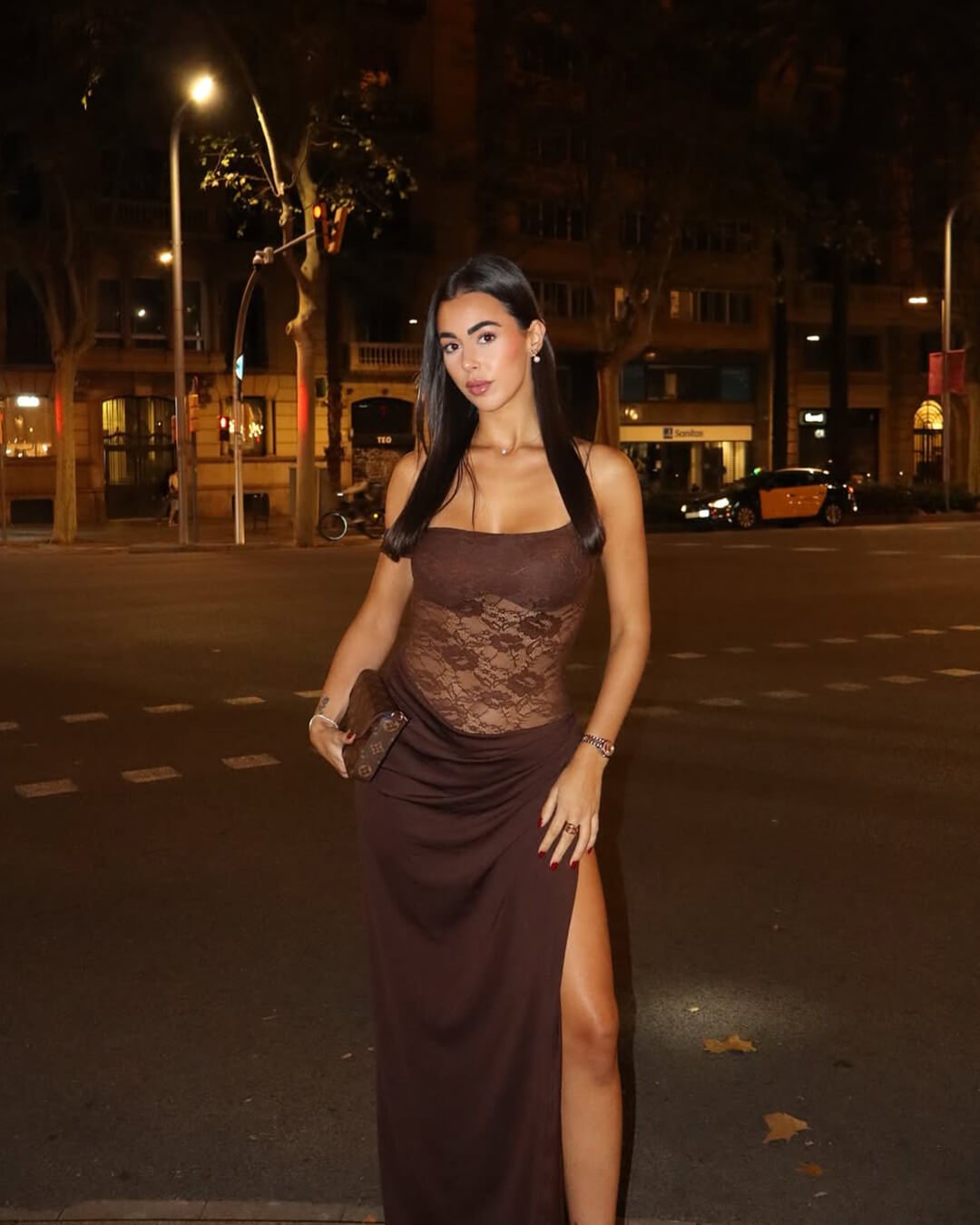 Vestido largo de encaje de un solo hombro Olga