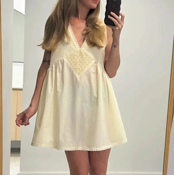 Minivestido bohemio con ribete de encaje Olivia