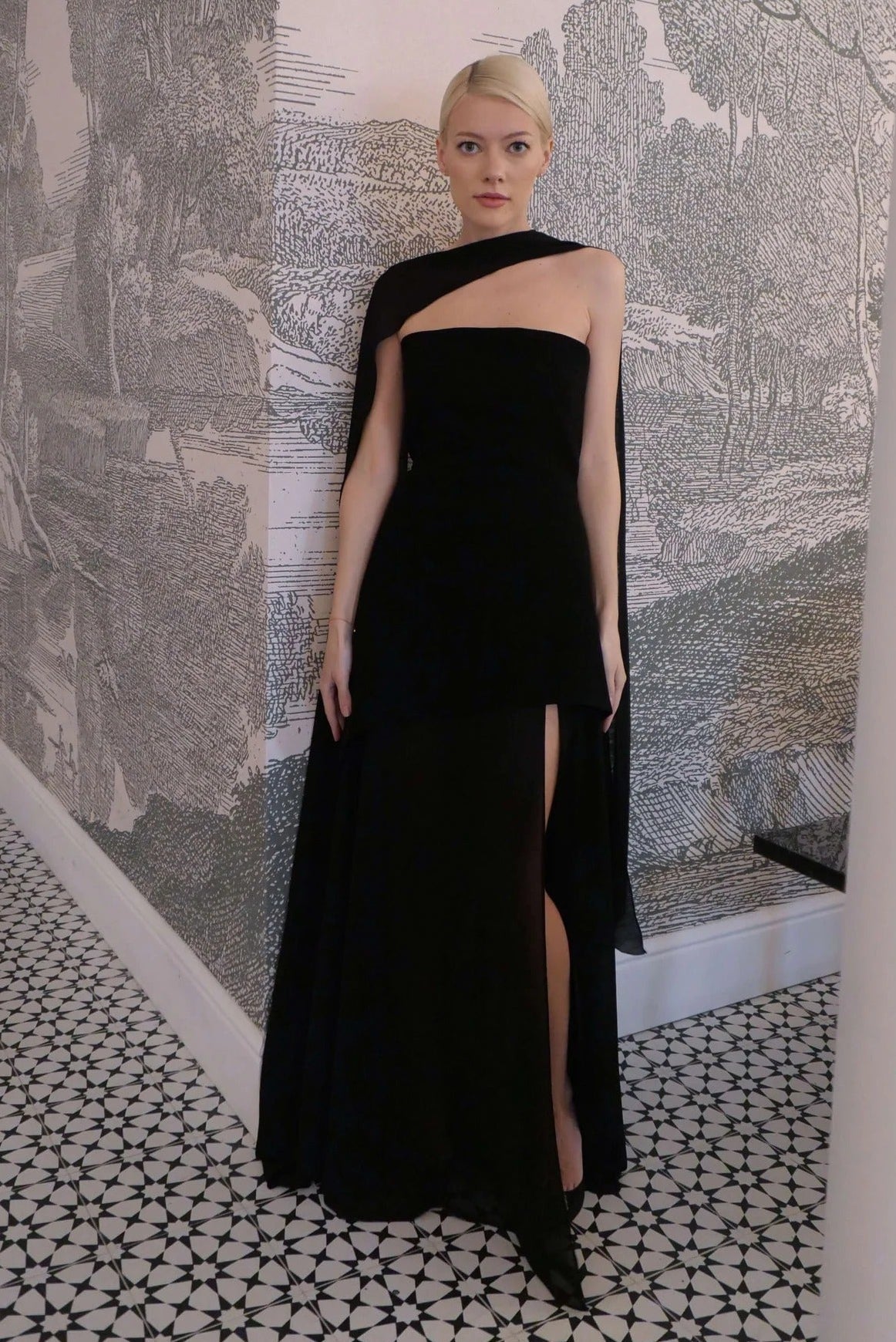 Vestido largo transparente asimétrico Ophelia