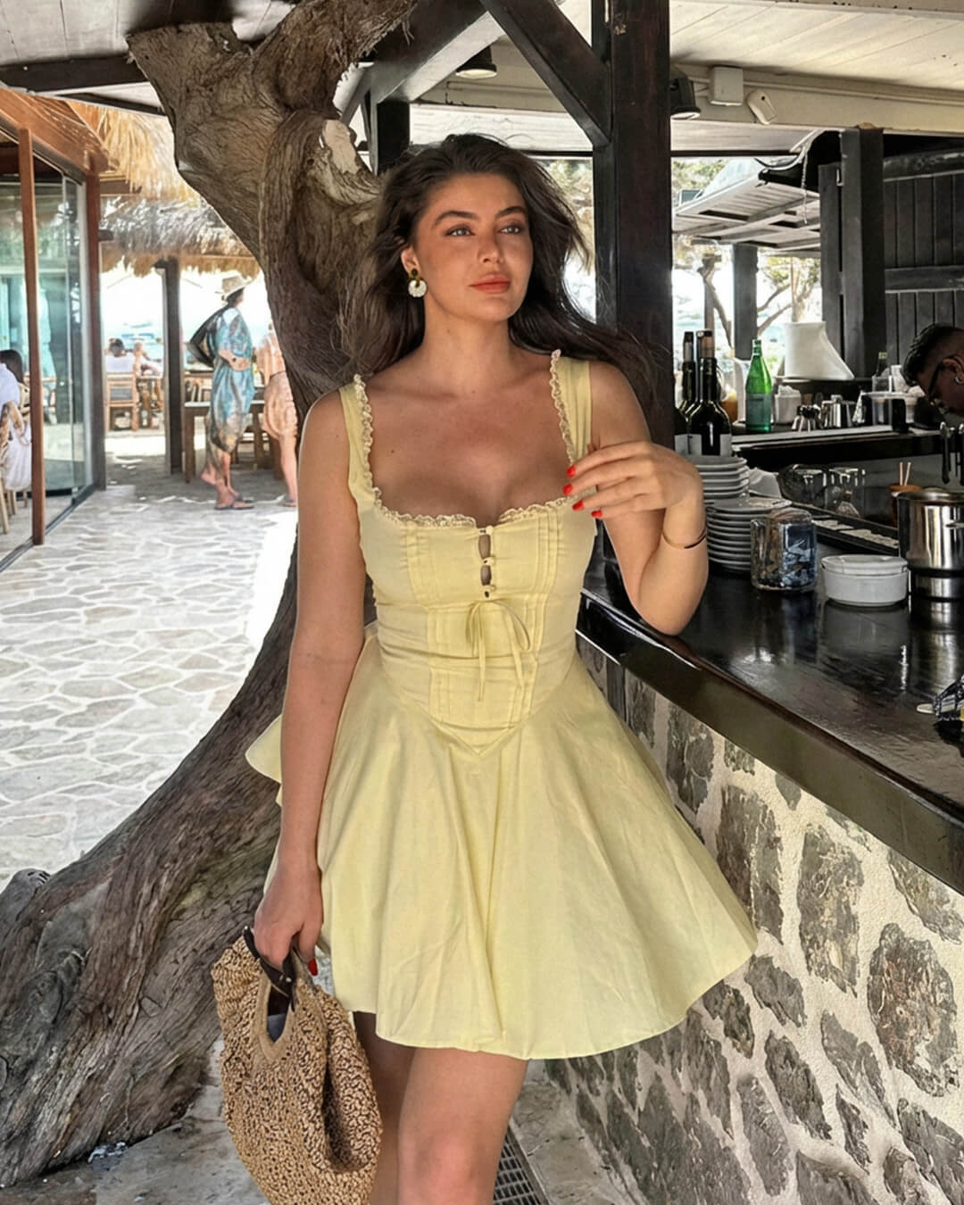 Vestido corto con espalda de cordones Rosa