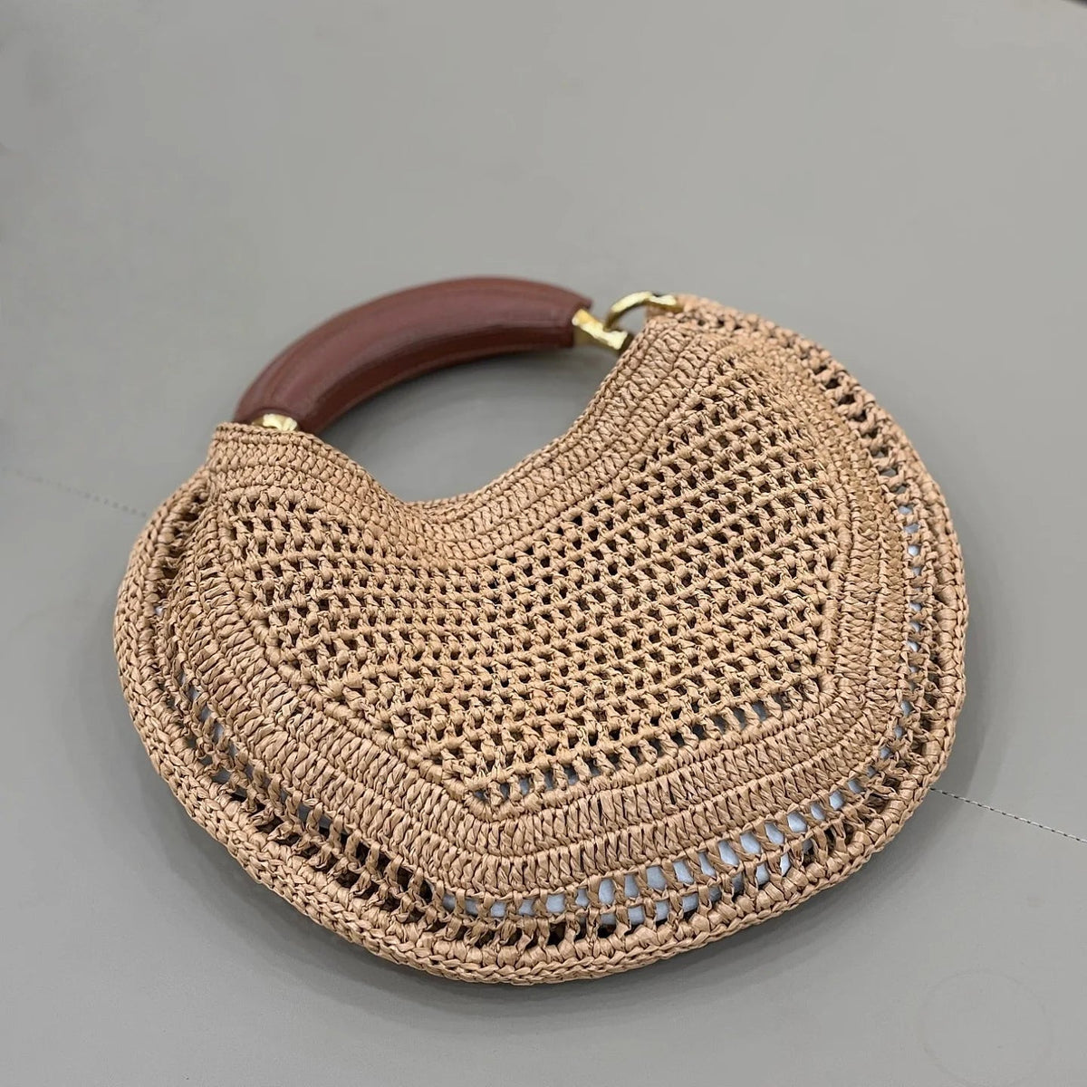 Bolso tejido de media luna Sabine