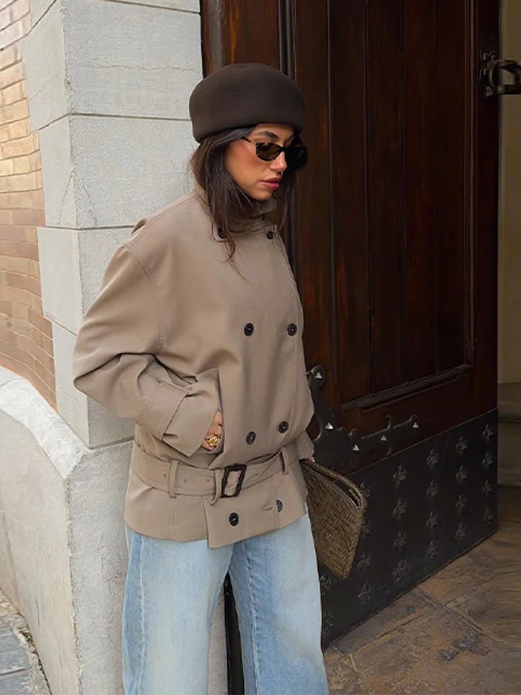 Gabardina corta con cinturón Saddie