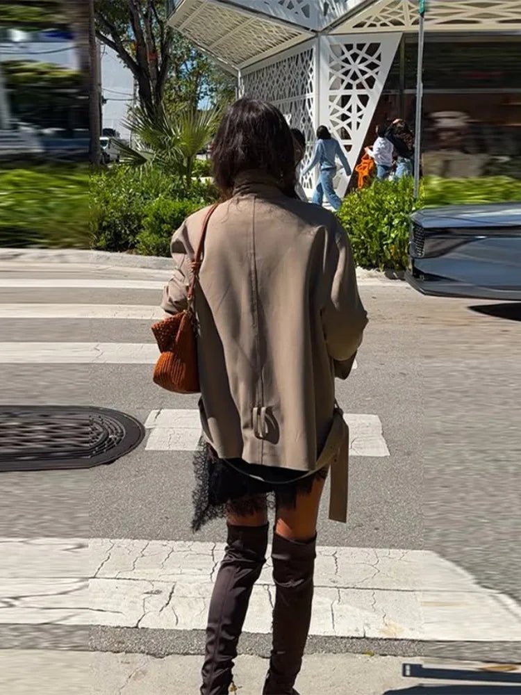 Gabardina corta con cinturón Saddie