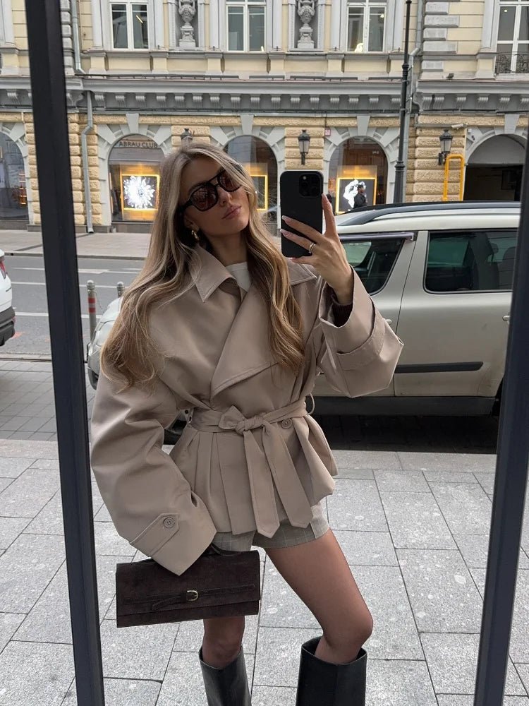 Gabardina corta Sandy con cordones