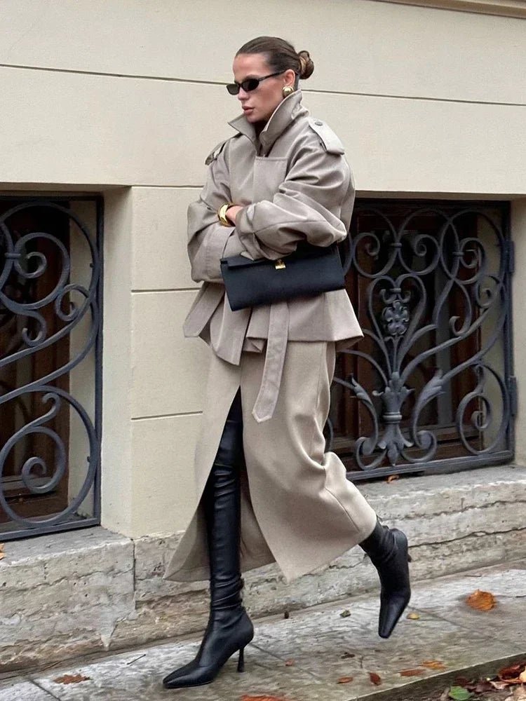 Gabardina corta Sandy con cordones