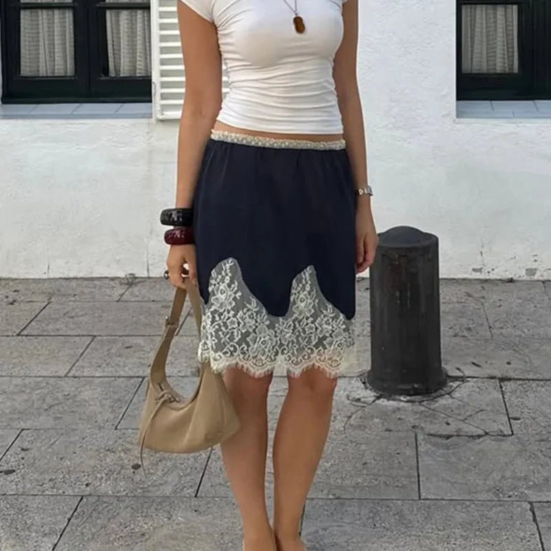 Minifalda de satén con patchwork de encaje Saskia