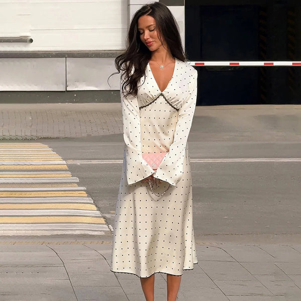 Vestido de satén con escote en V