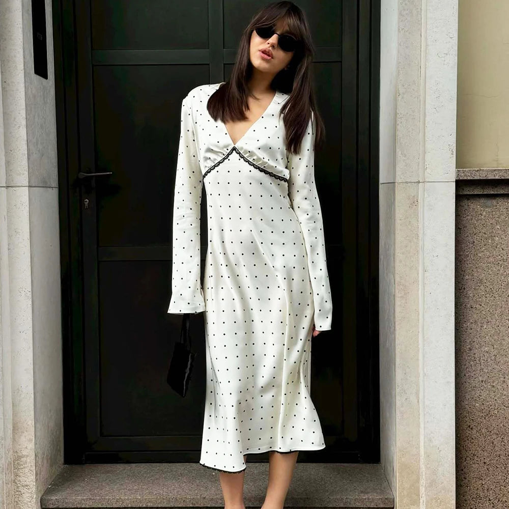 Vestido de satén con escote en V