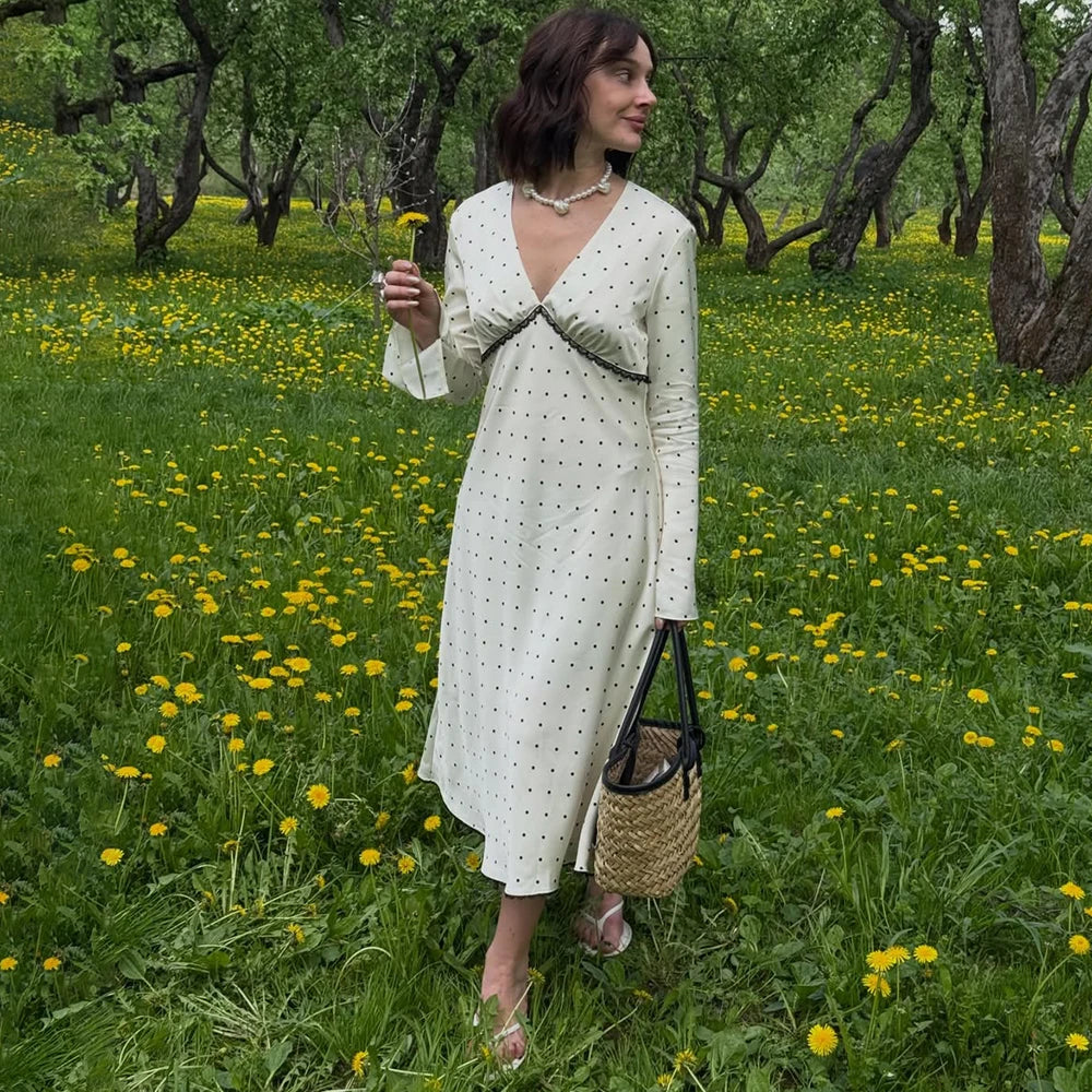 Vestido de satén con escote en V