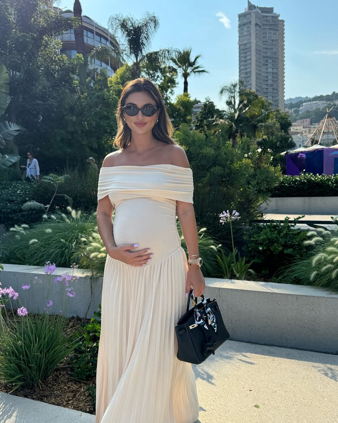 Vestido Serena fluido y de hombros descubiertos