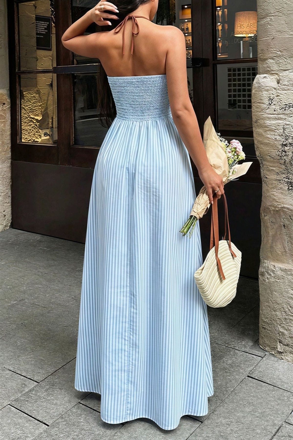 Vestido largo Sevilla de rayas y escote en V pronunciado