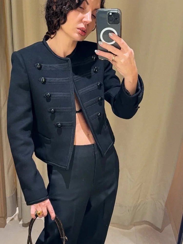 Chaqueta negra estilo napoleón Sheila