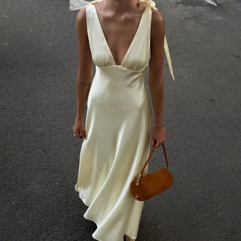 Maxivestido satinado con tirantes de lazo Sienna