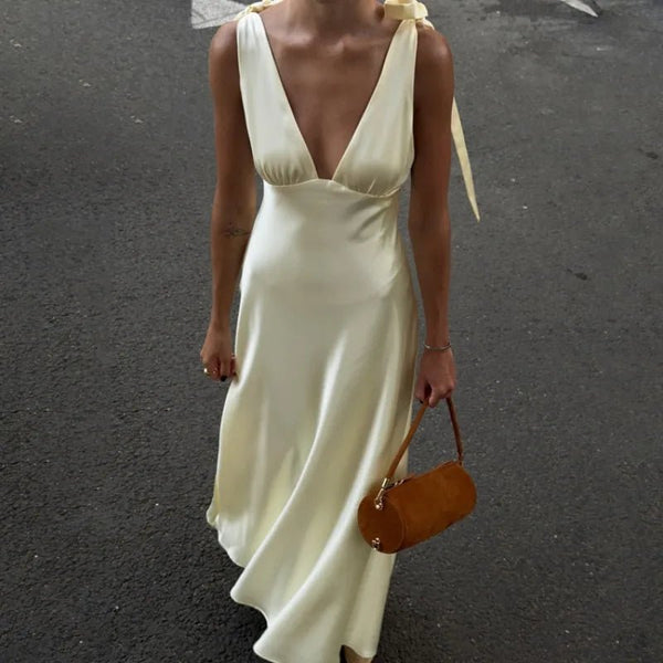 Maxivestido satinado con tirantes de lazo Sienna