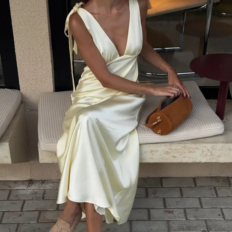 Maxivestido satinado con tirantes de lazo Sienna