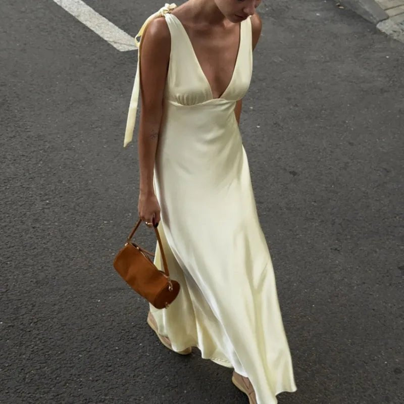 Maxivestido satinado con tirantes de lazo Sienna