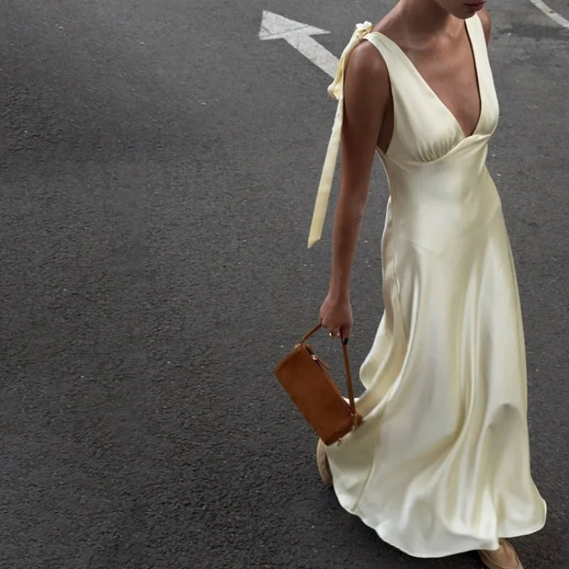 Maxivestido satinado con tirantes de lazo Sienna