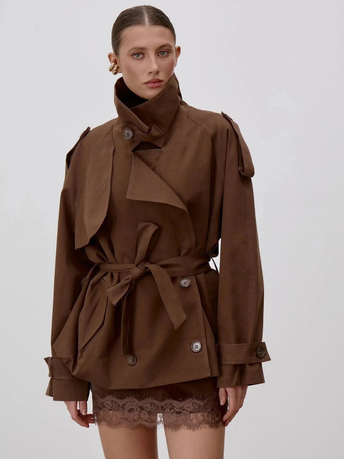 Gabardina Sonia con cordones y cuello mao