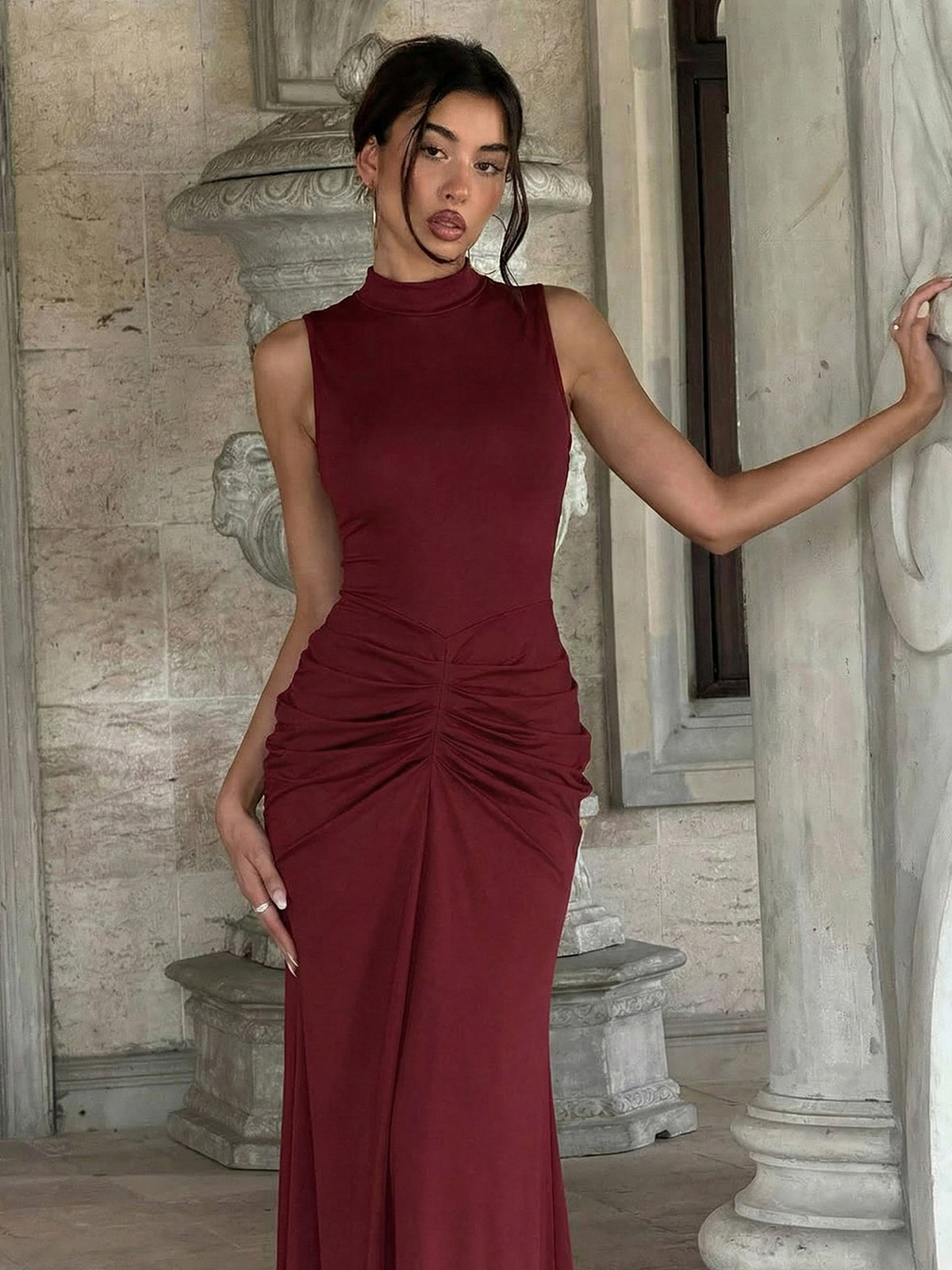 Vestido largo fruncido con cuello alto Philippa