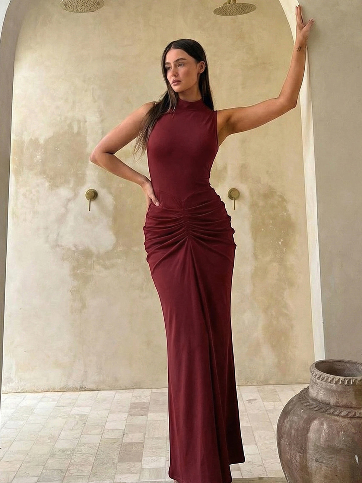 Vestido largo fruncido con cuello alto Philippa