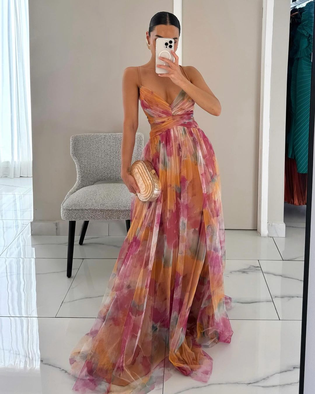 Vestido largo floral con escote en V Stella