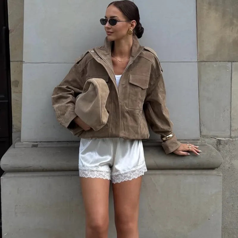 Chaqueta bomber extragrande de ante con cuello alto
