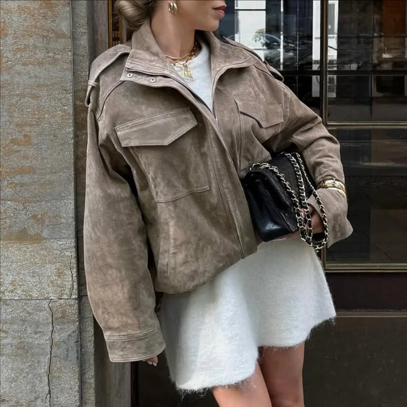 Chaqueta bomber extragrande de ante con cuello alto
