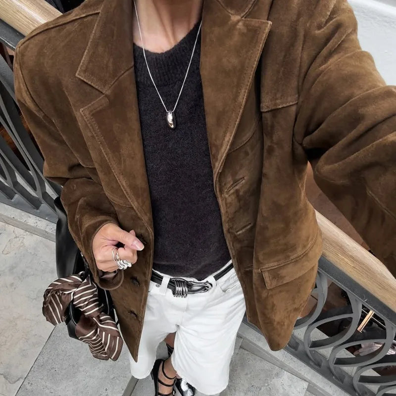Chaqueta de ante con solapas y botones