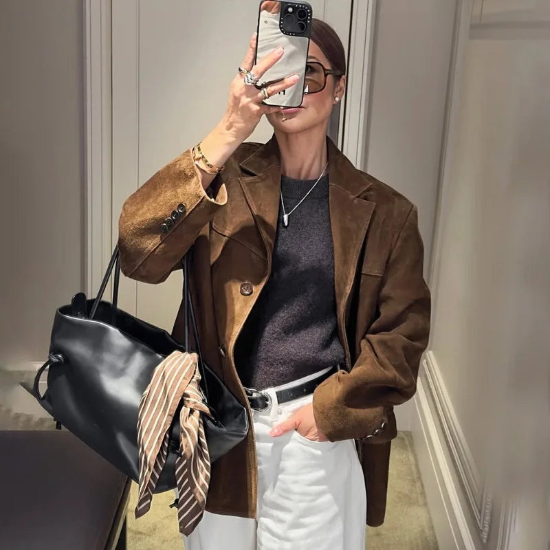 Chaqueta de ante con solapas y botones