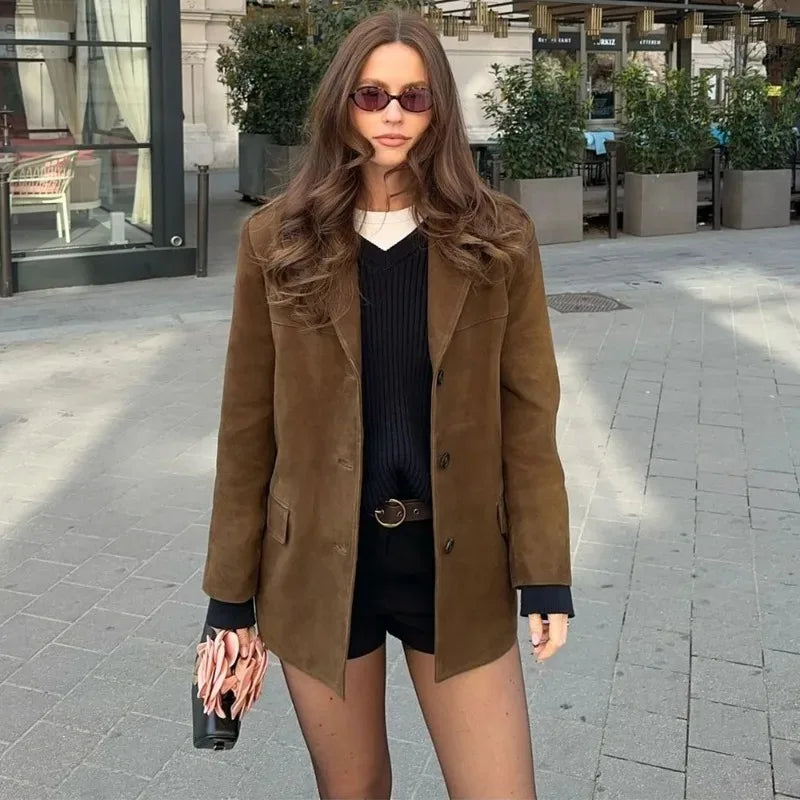 Chaqueta de ante con solapas y botones